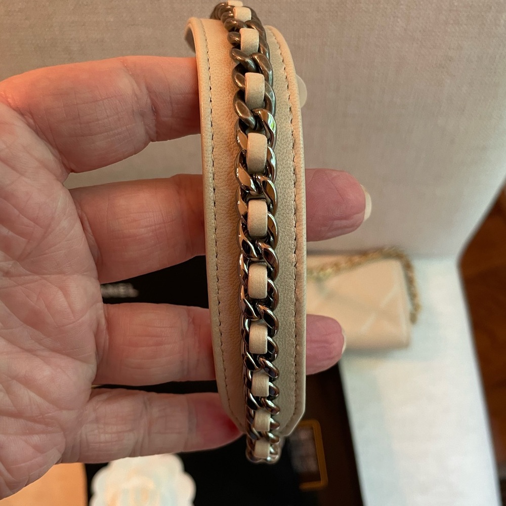 ❌❌❌SOLD❌❌❌CHANEL 19 Authentic Cardholder On Chain - Picture 10 of 16